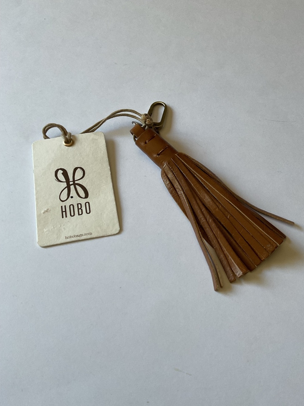 HOBO LEATHER DETACHABLE TASSEL 5” TRUFFLE NWT